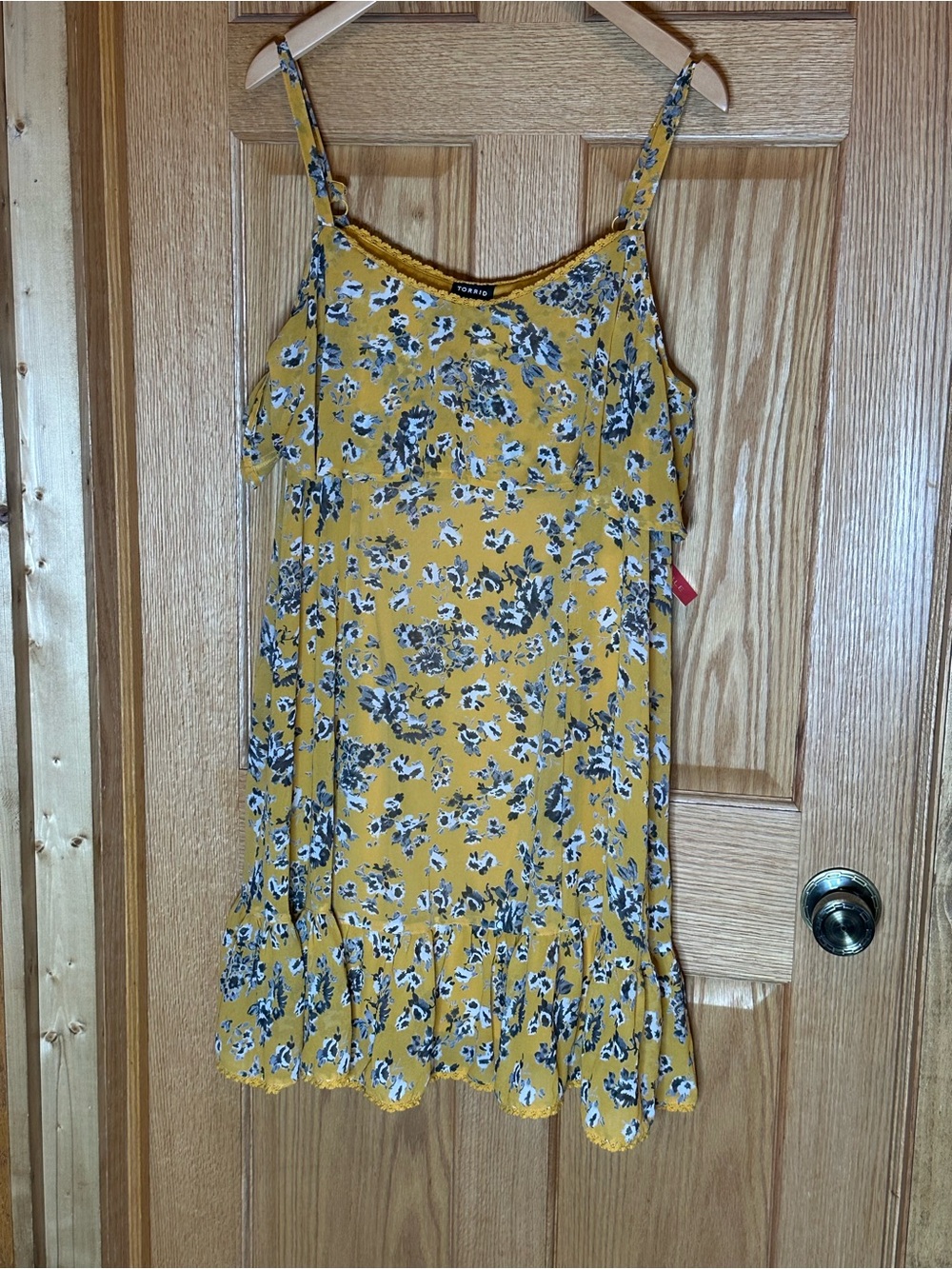 Torrid Yellow Floral Print Chiffon Cold Shoulder Trapeze Dress size 1X - Picture 8 of 8